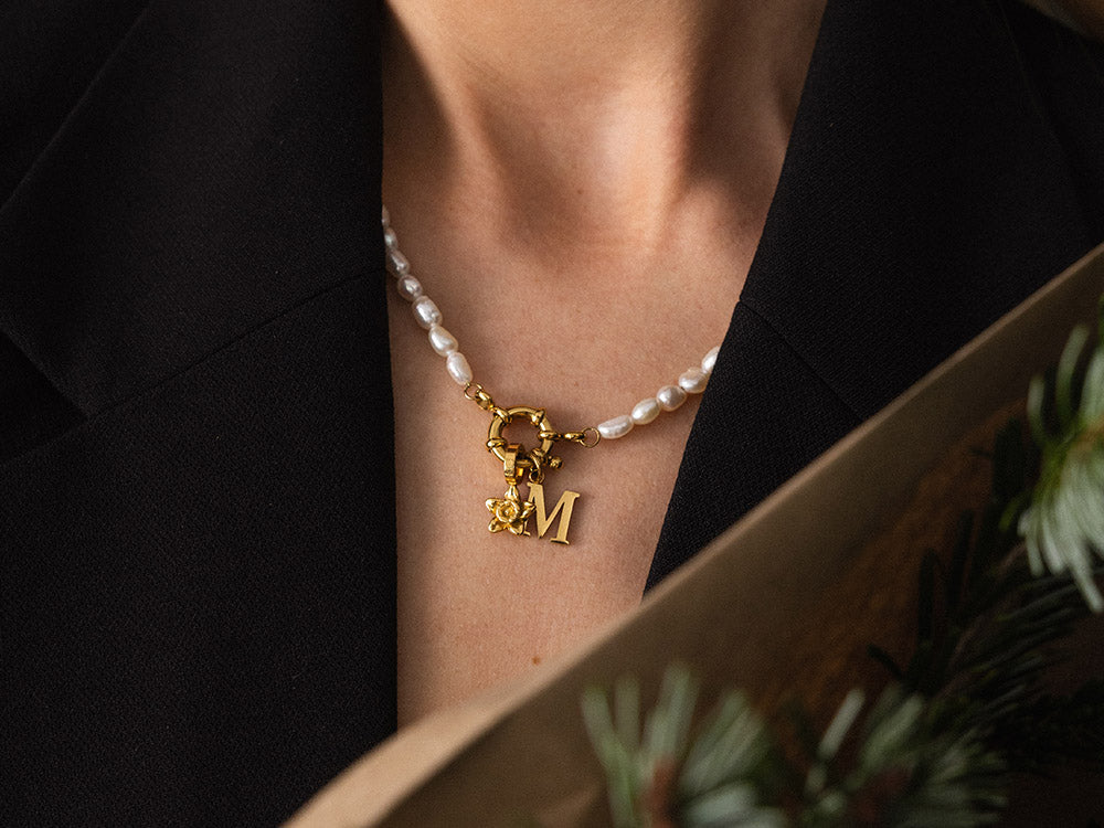 Du suchst nach einem besonderen Weihnachtsgeschenk mit Bedeutung? Mit PURELEI Schmuck schenkst Du mehr als ein Accessoire – Du verschenkst ein Stück Lebensfreude, inspiriert vom Aloha-Spirit Hawaiis.