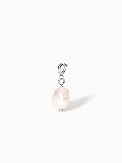 {"color":"Silver", "type":"lead_image"}