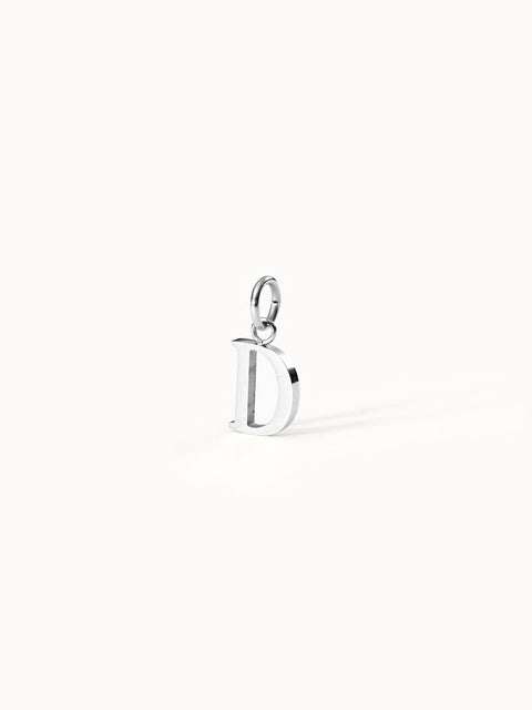 Purelei Pure D Charm in silbernem, nickelfreiem Edelstahl, minimalistischer Buchstabenanhänger, clean & elegant.