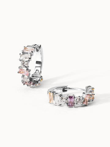 Silberne Creolen mit rosa und klaren Steinen, elegant und funkelnd, von PURELEI.
