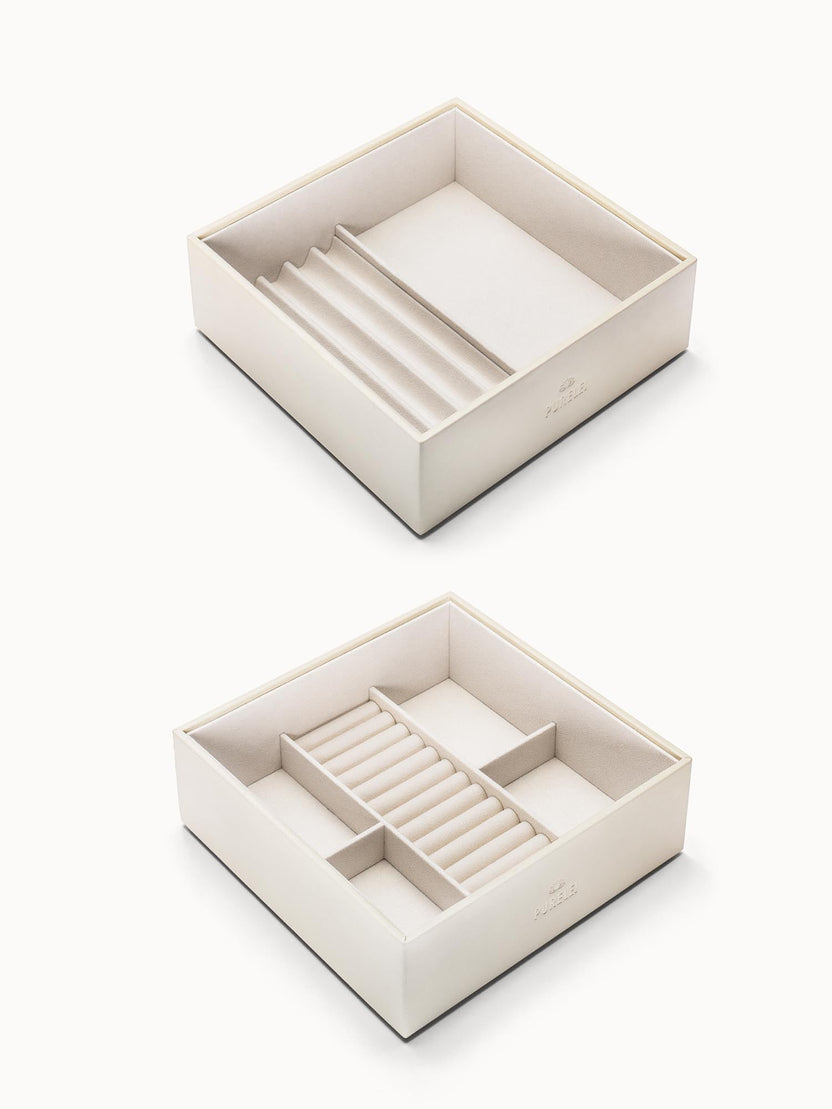 Elegante, cremefarbene Schmuckbox von PURELEI mit mehreren Fächern für perfekten Überblick.