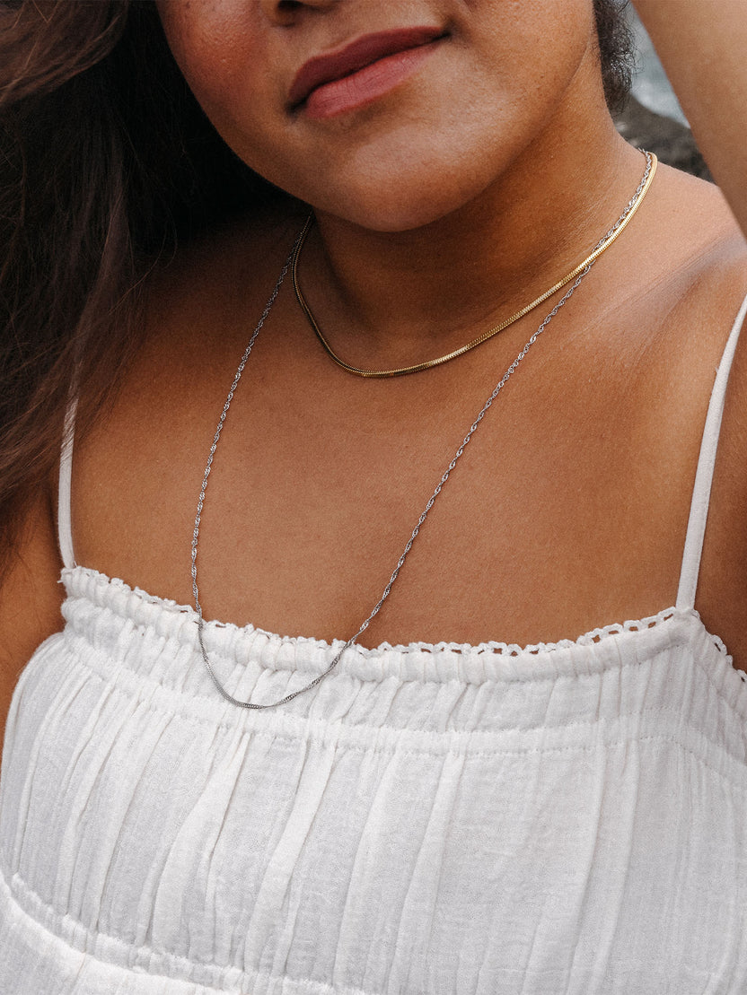 {"color":"Silver"}