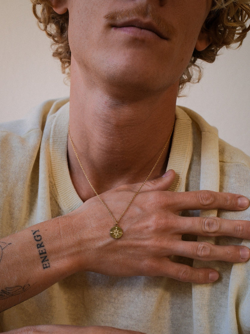 {"color":"Gold"}