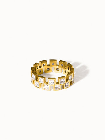 {"color":"Gold","type":"lead_image"}