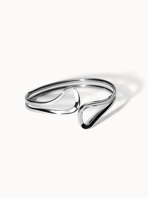 {"color":"Silver", "type":"lead_image"}