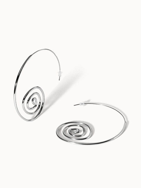 {"color":"Silver", "type":"lead_image"}