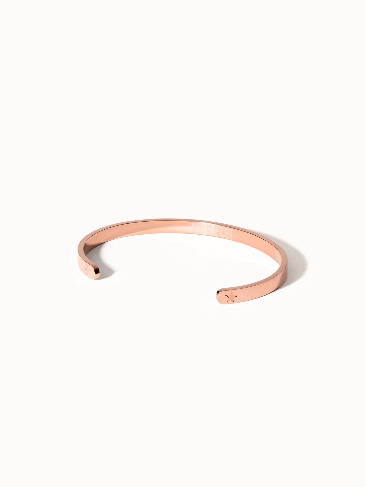 PURELEI Connection Armcuff in Roségold, minimalistisch, nickelfrei, auf weißem Hintergrund, elegant und zeitlos