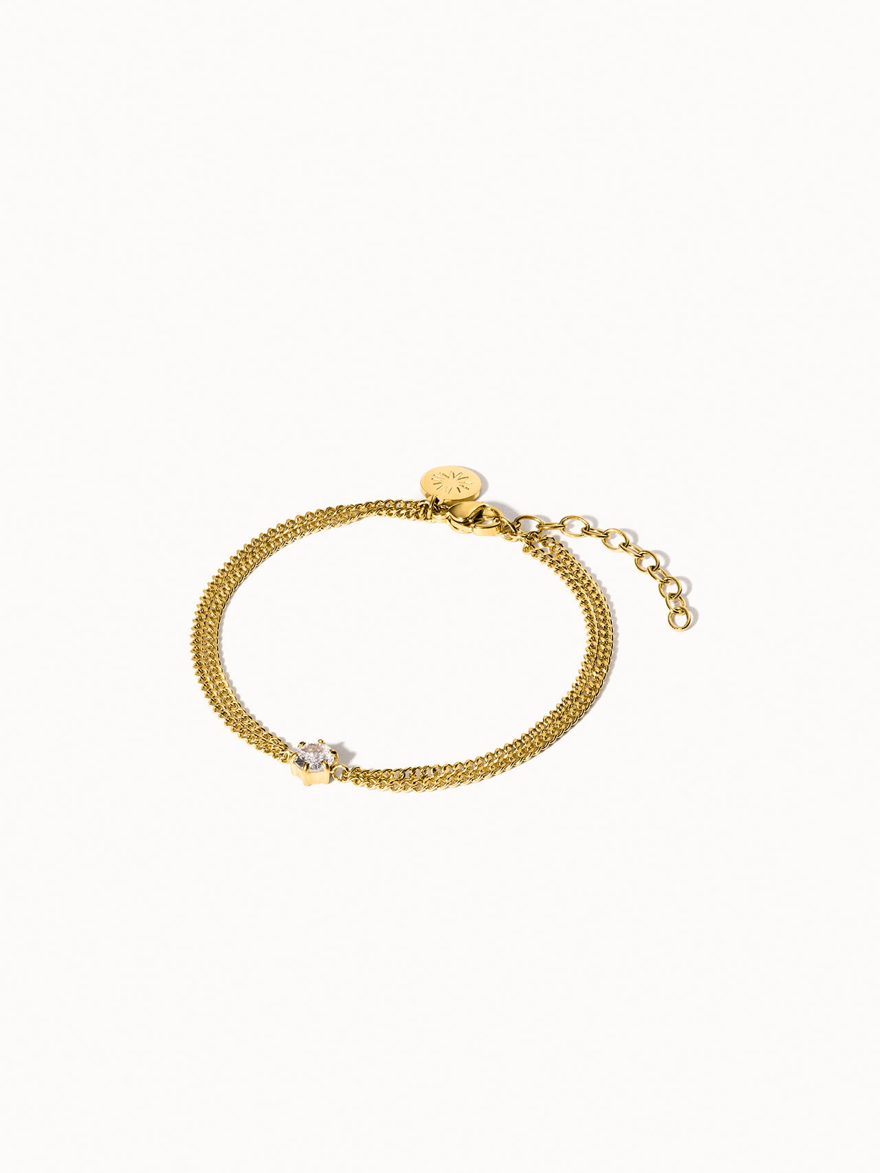 Create Moments Armband von PURELEI in Gold mit funkelndem Sternanhänger, elegant und nickelfrei gestaltet.