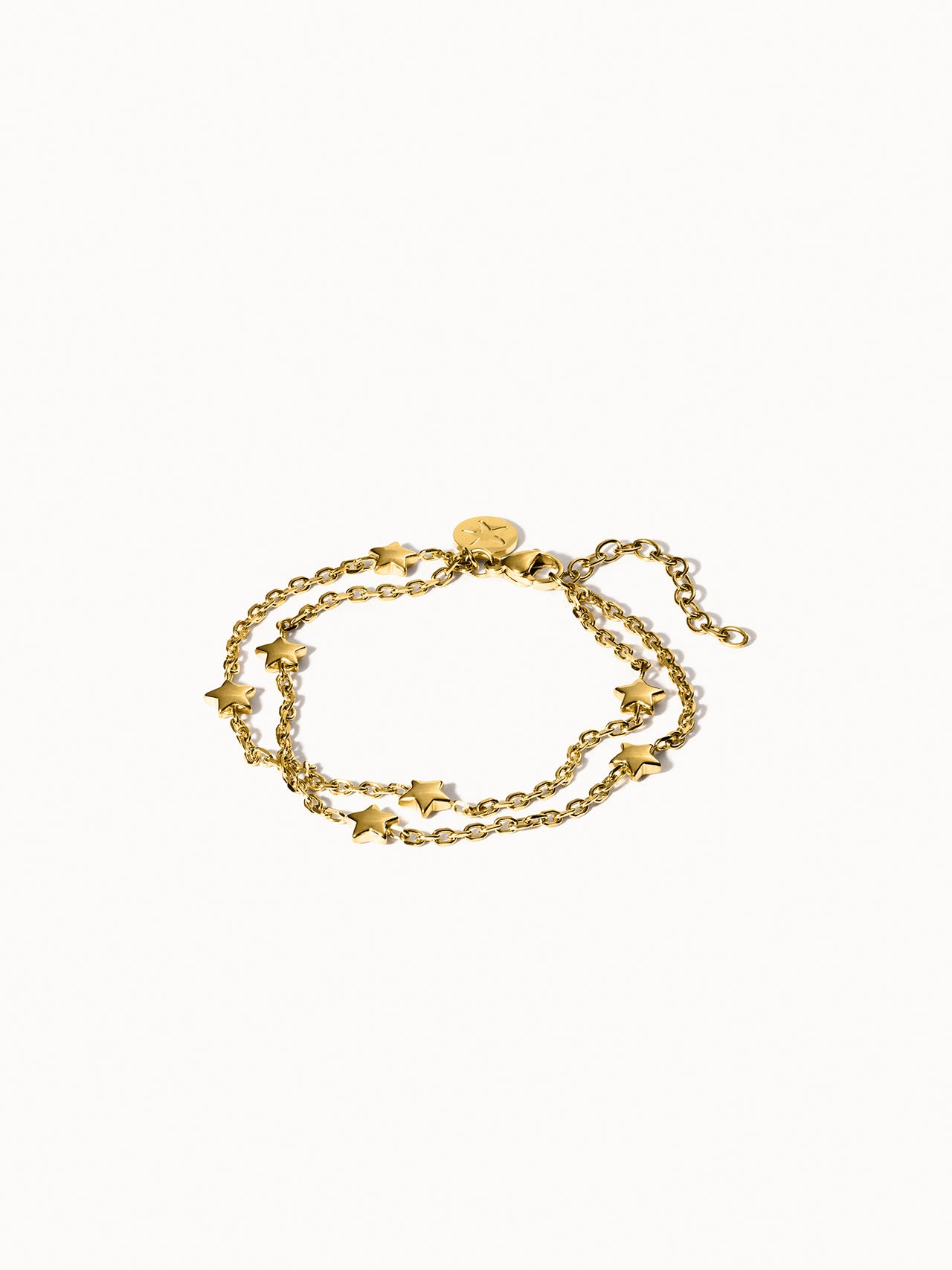 Goldfarbenes PURELEI Star Armband mit filigranen Sternen, elegant und nickelfrei für feminine Leichtigkeit.