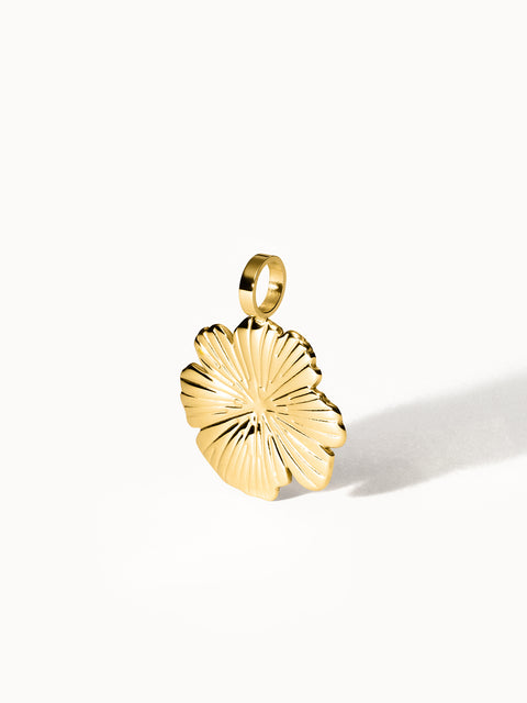 PURELEI Share Aloha Charm in Gold mit Blütenmotiv, elegant und zeitlos, hochwertig verarbeitet und nickelfrei.