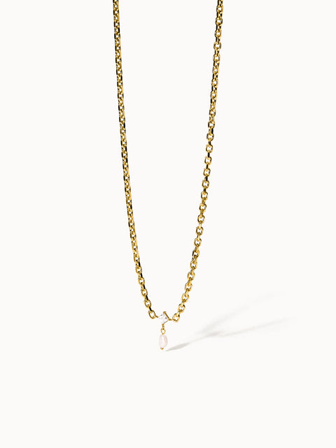 Feine goldene Create Moments Kette mit zartem Perlenanhänger, elegant und nickelfrei von PURELEI.