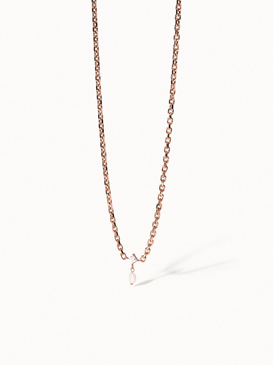 Create Moments Kette von PURELEI in Roségold mit zartem Anhänger, elegant und zeitlos, nickelfrei und wasserfest.