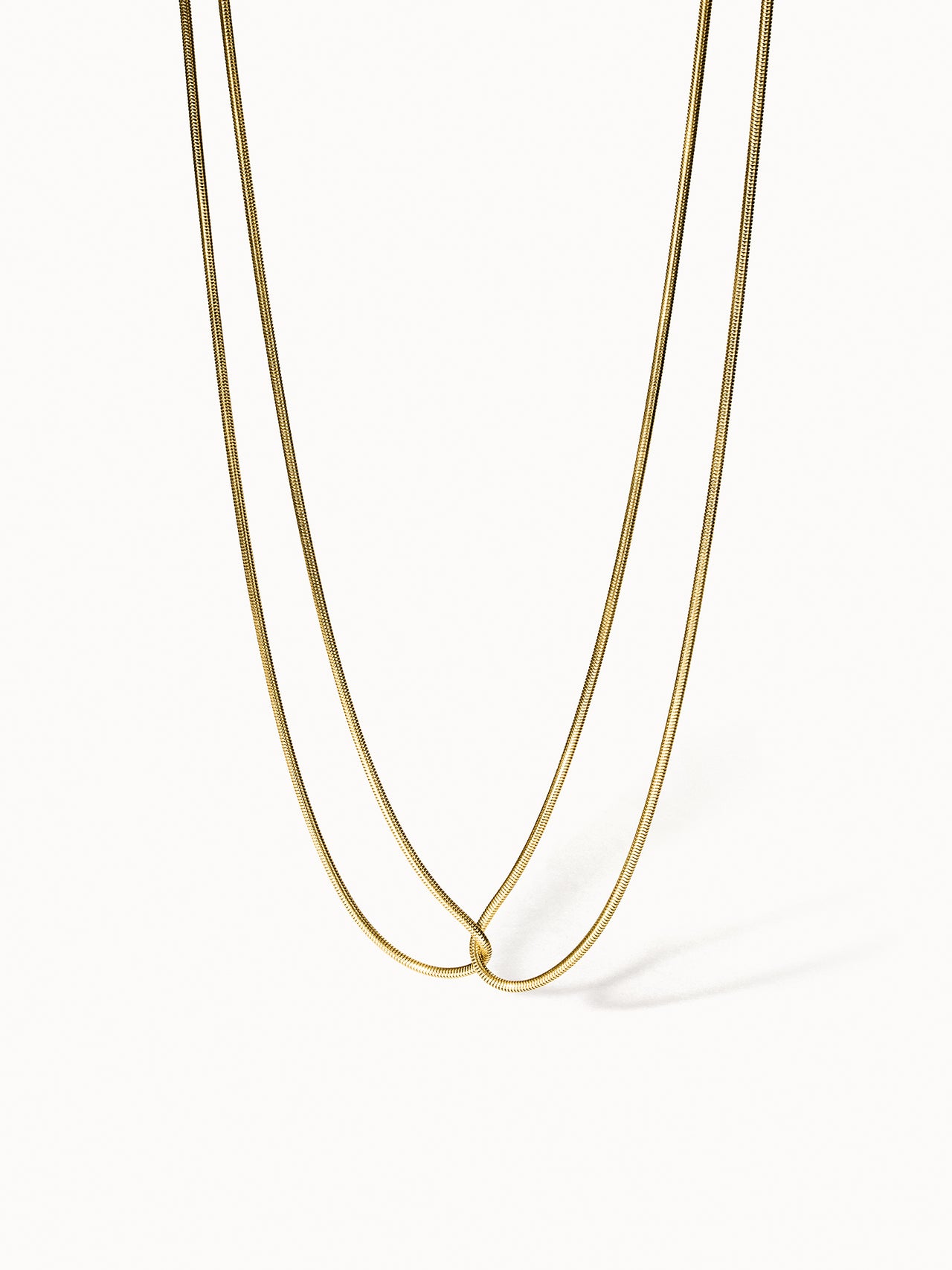 Kindness Kette von PURELEI, filigrane goldene Kette mit Knoten, nickelfrei und elegant für jeden Tag