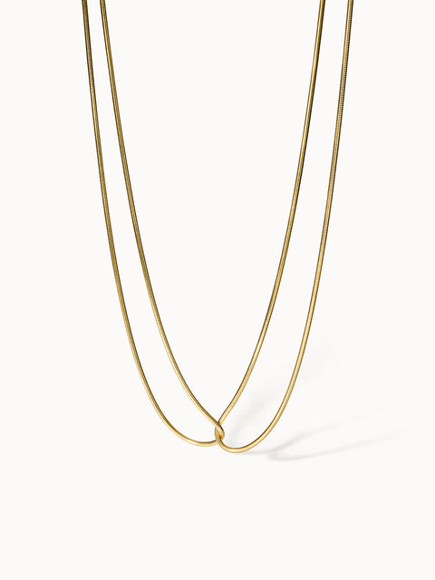 Kindness Kette von PURELEI, filigrane goldene Kette mit Knoten, nickelfrei und elegant für jeden Tag