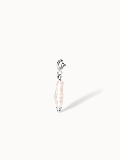 {"color":"Silver", "type":"lead_image"}