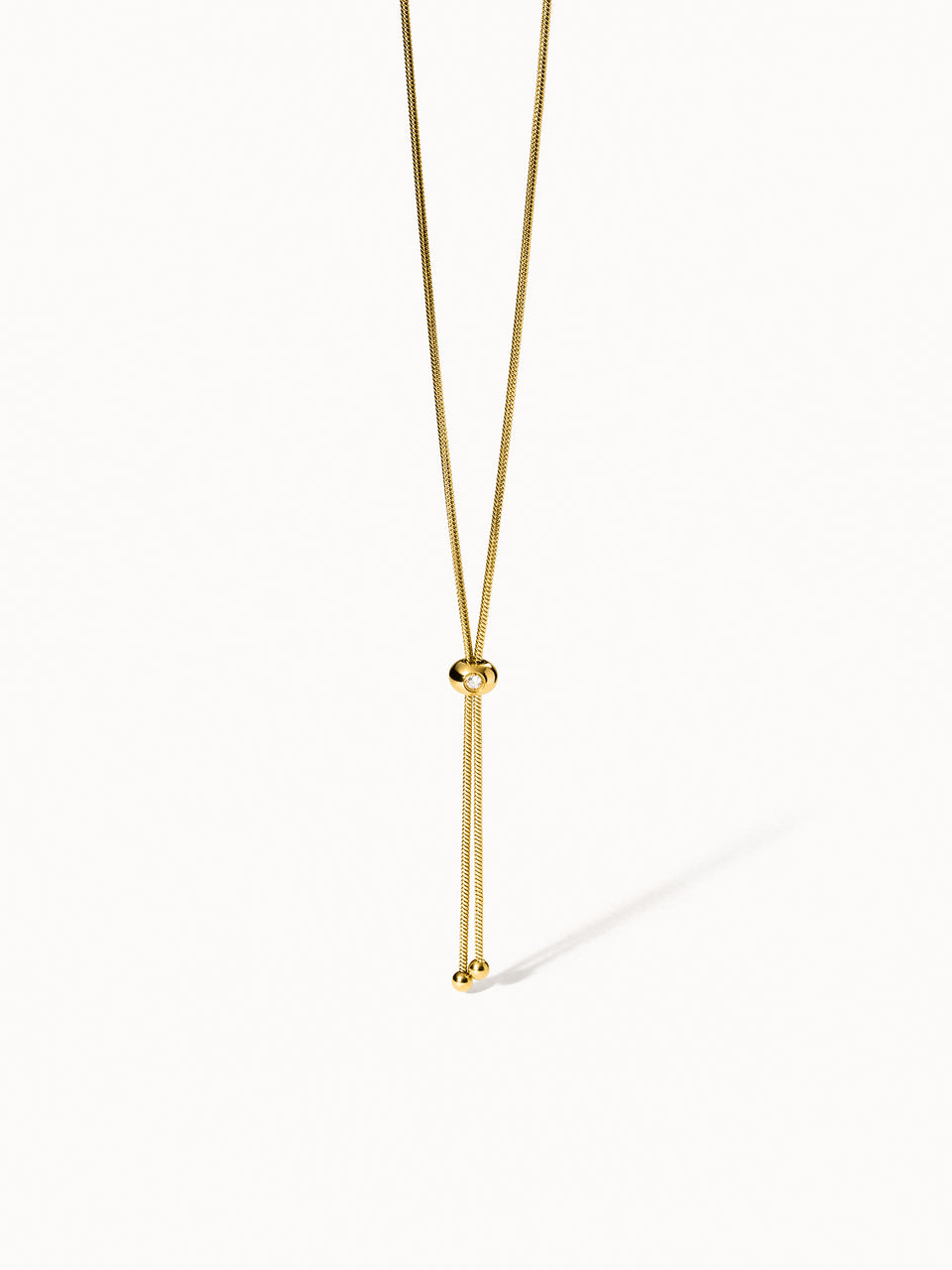 PURELEI Embrace Beauty Kette in gold mit feiner Schlaufe, elegant und zeitlos, nickelfreier Schmuck.