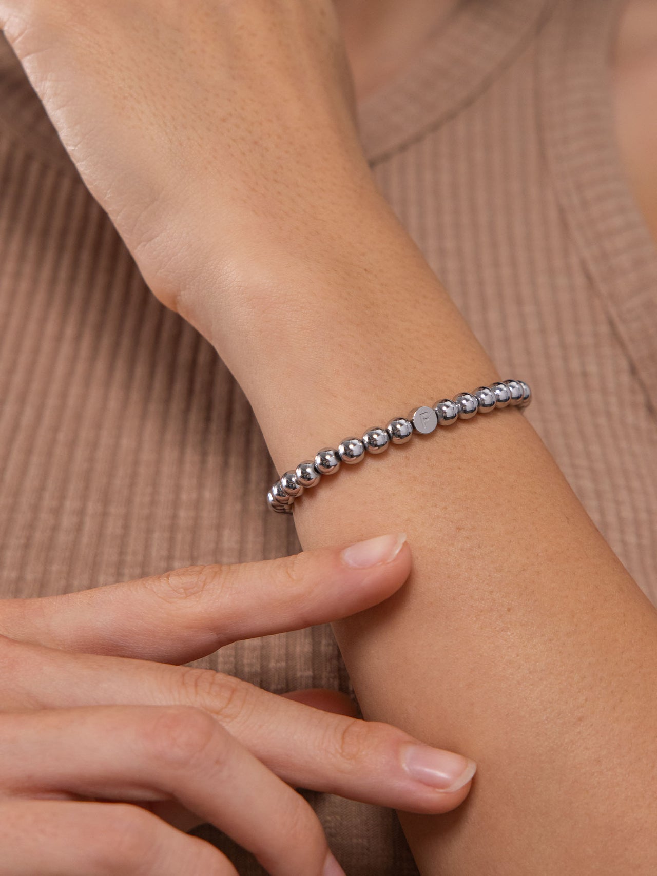Letter F Armband