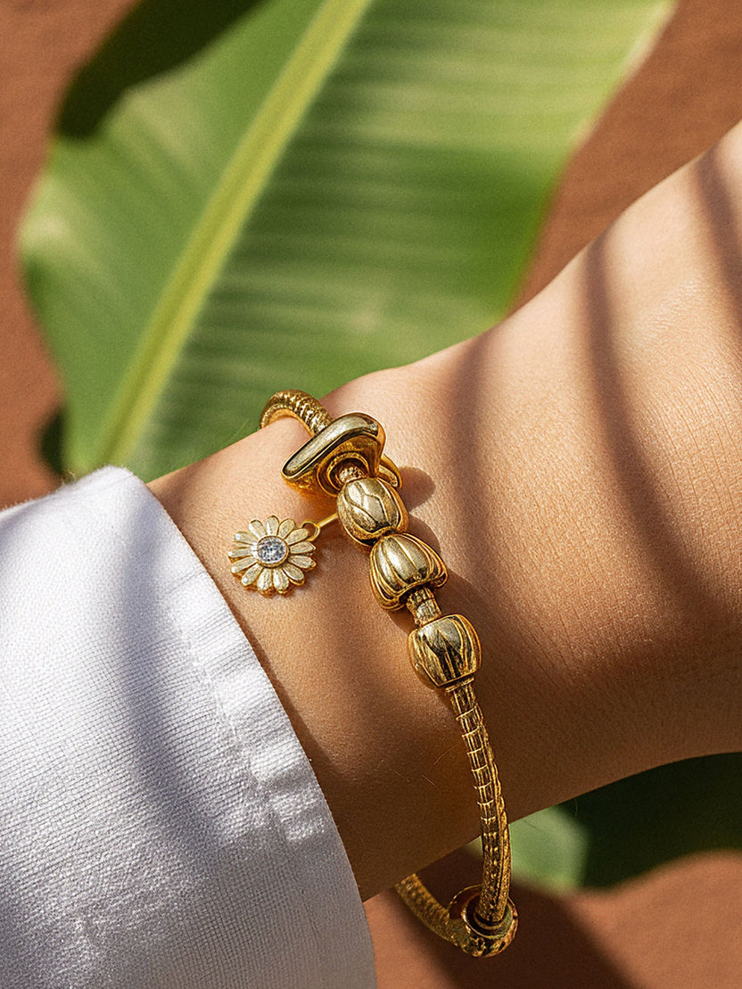 Lei Sunflower Charm