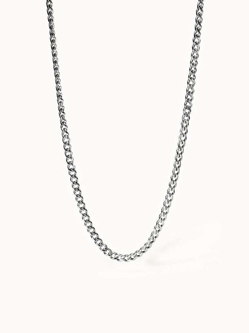 Silberne Kette mit glänzendem Design, elegant und modern, von PURELEI.