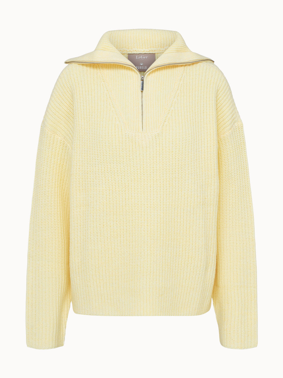 Heller, gestrickter Pullover mit halbem Reißverschluss von PURELEI, in sanftem Gelb.