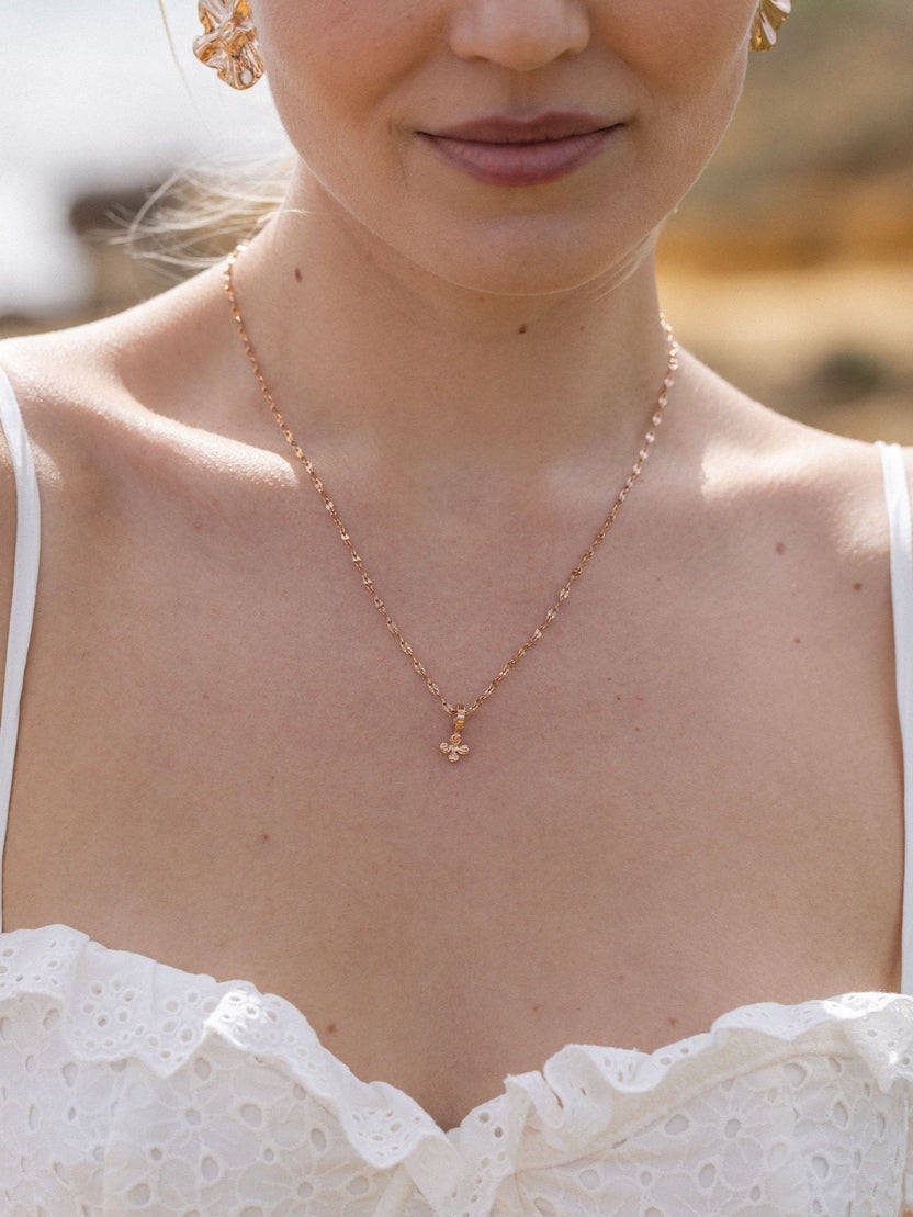 {"color":"Rosegold"}