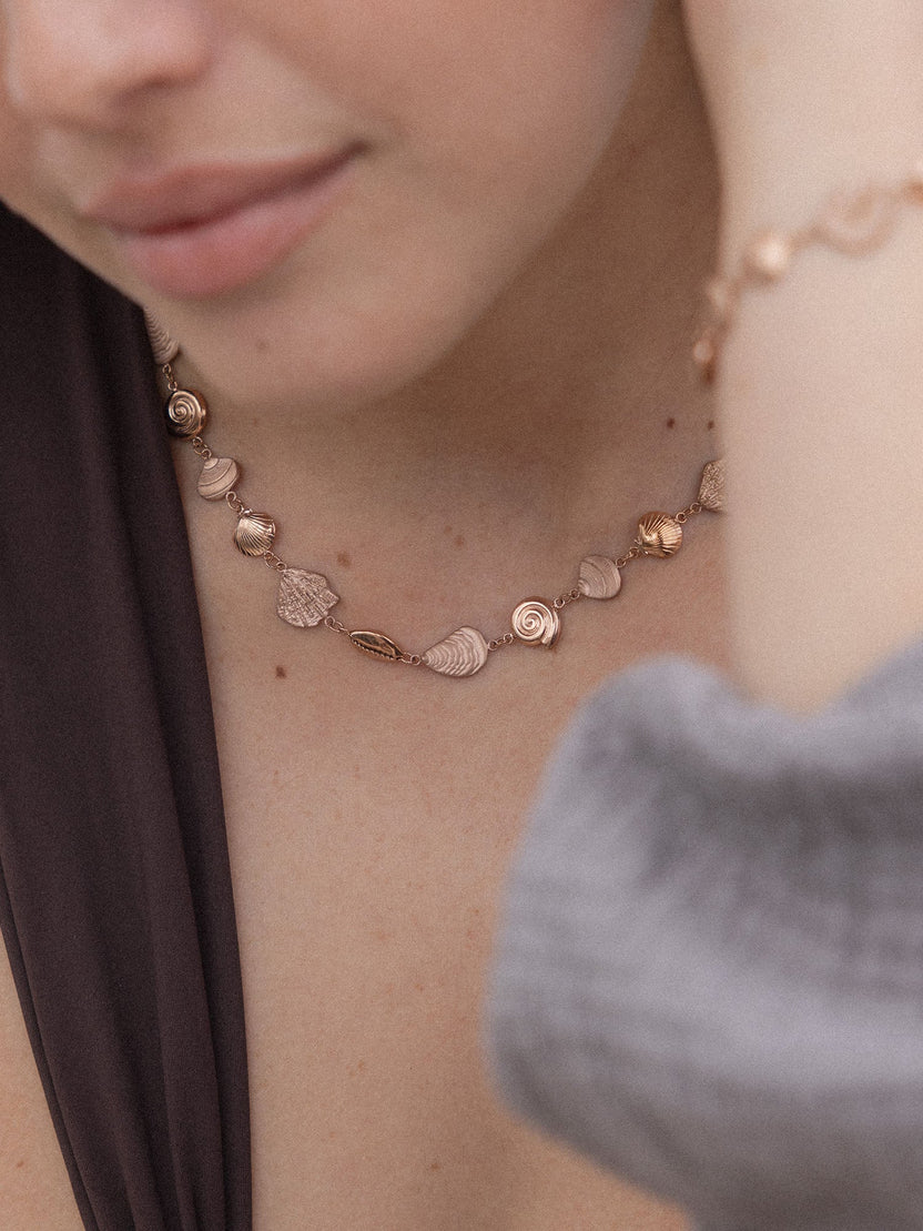 {"color":"Rosegold"}