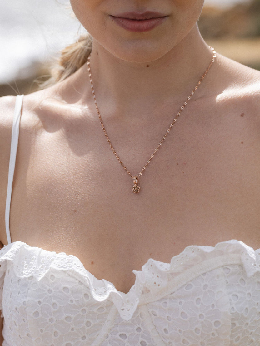 {"color":"Rosegold"}