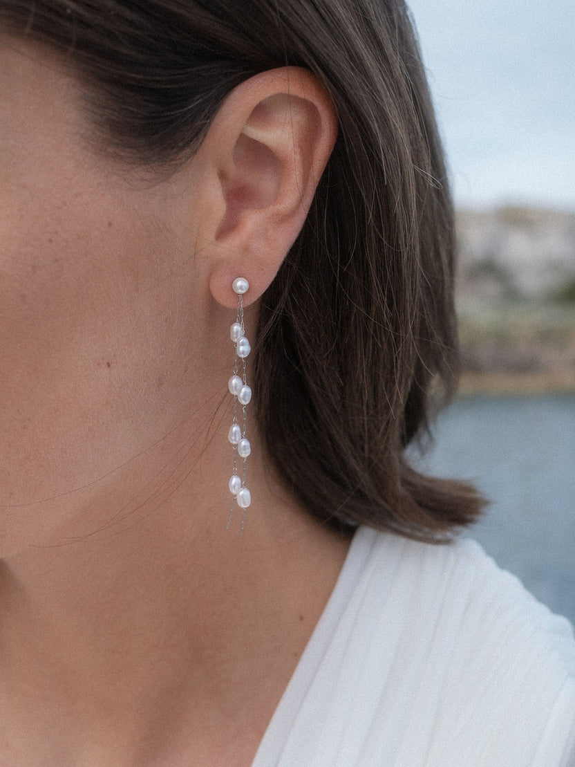 {"color":"Silver"}