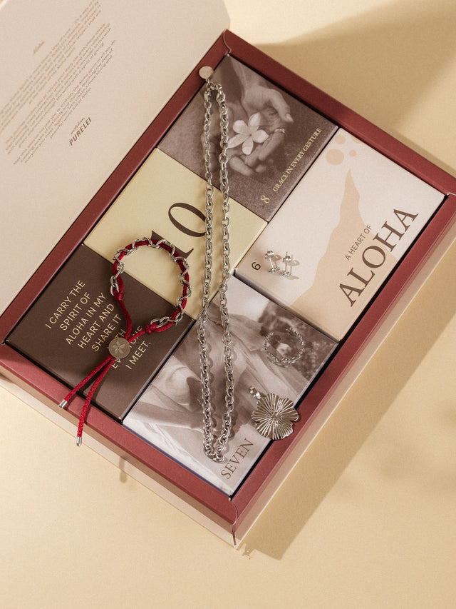 Silberne Kette und Armband in PURELEI Geschenkbox, elegant und inspirierend.