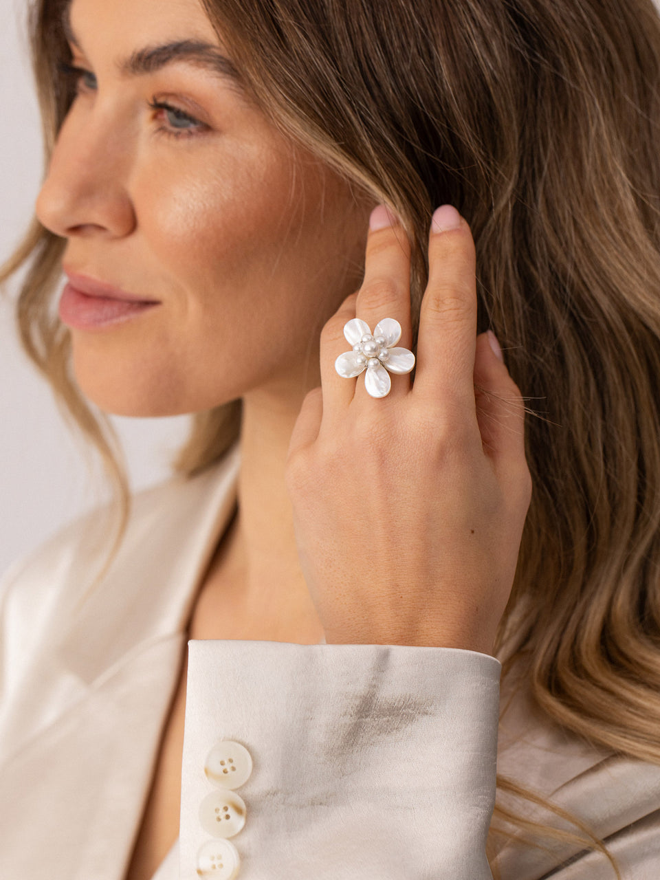Pearly Flower Ring