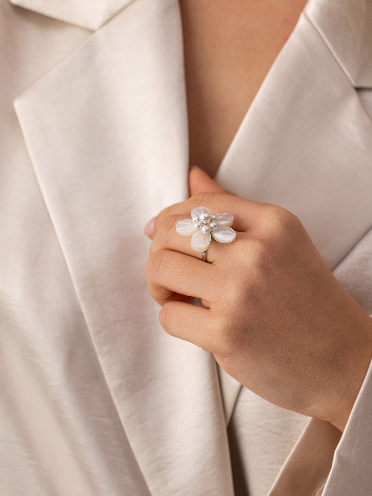 Pearly Flower Ring