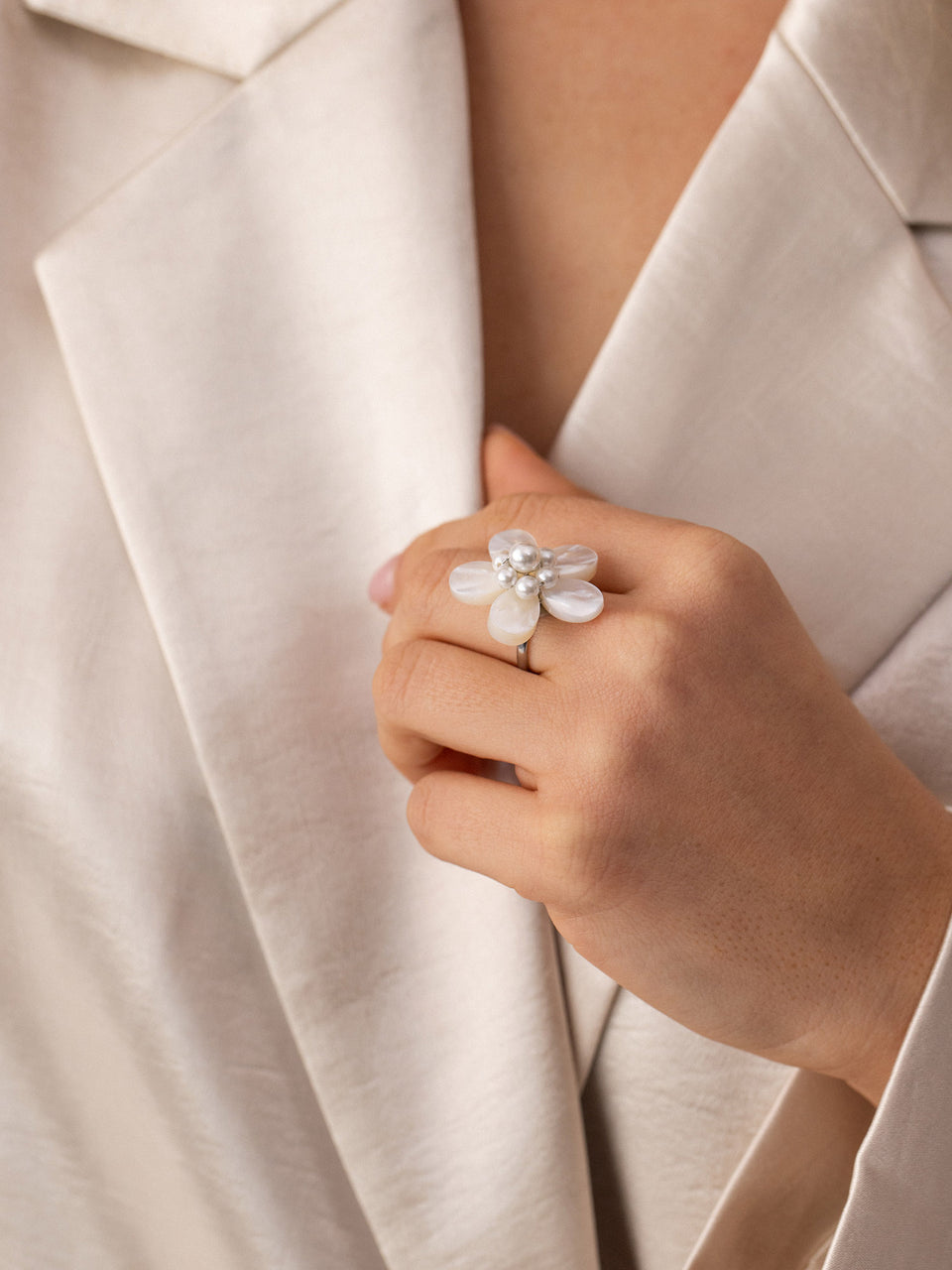 Pearly Flower Ring