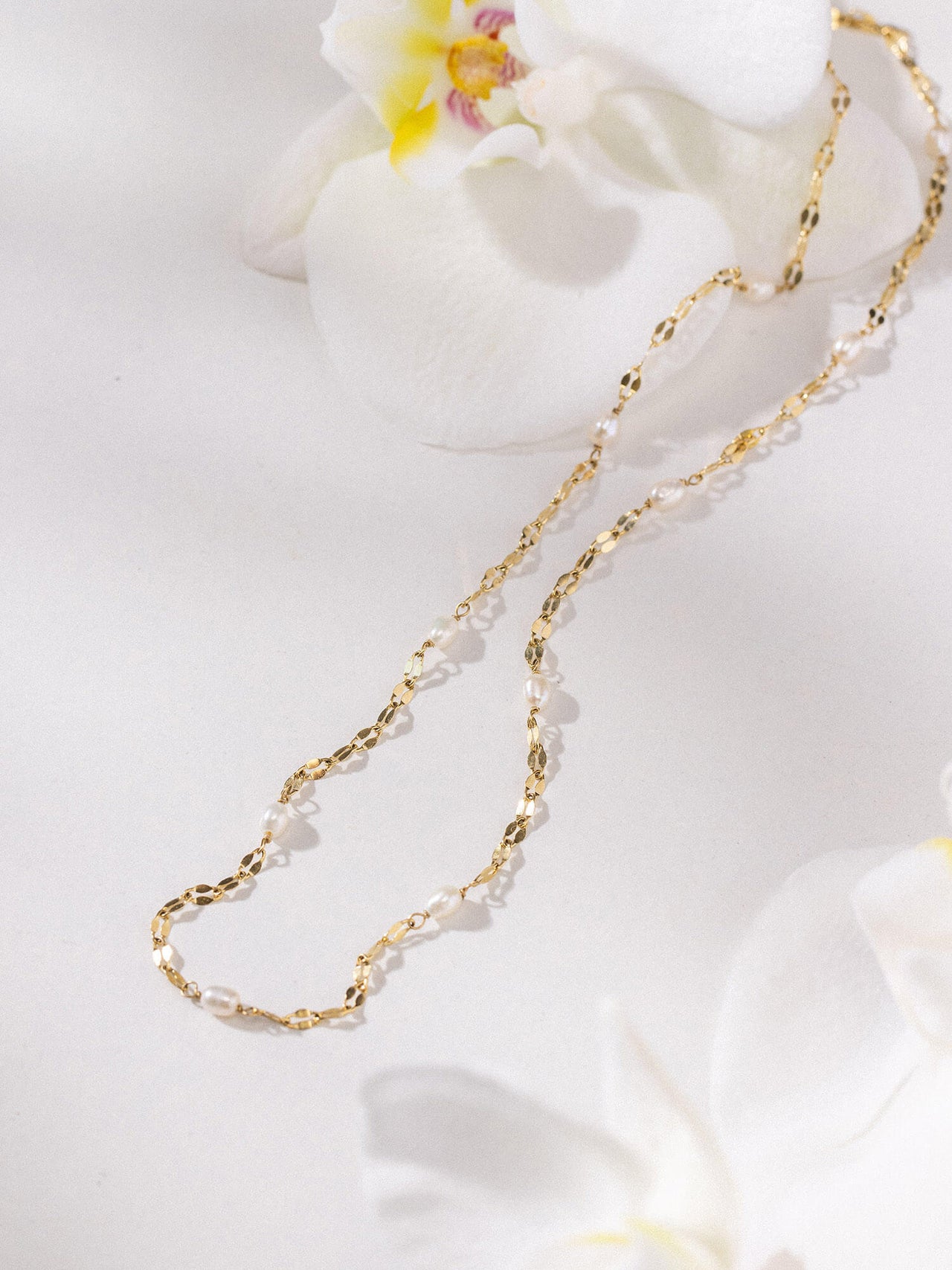 Delicate Pearl Kette