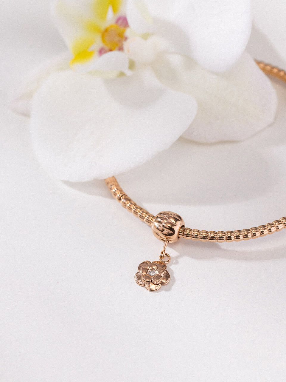 LEI Delicate Flower Charm