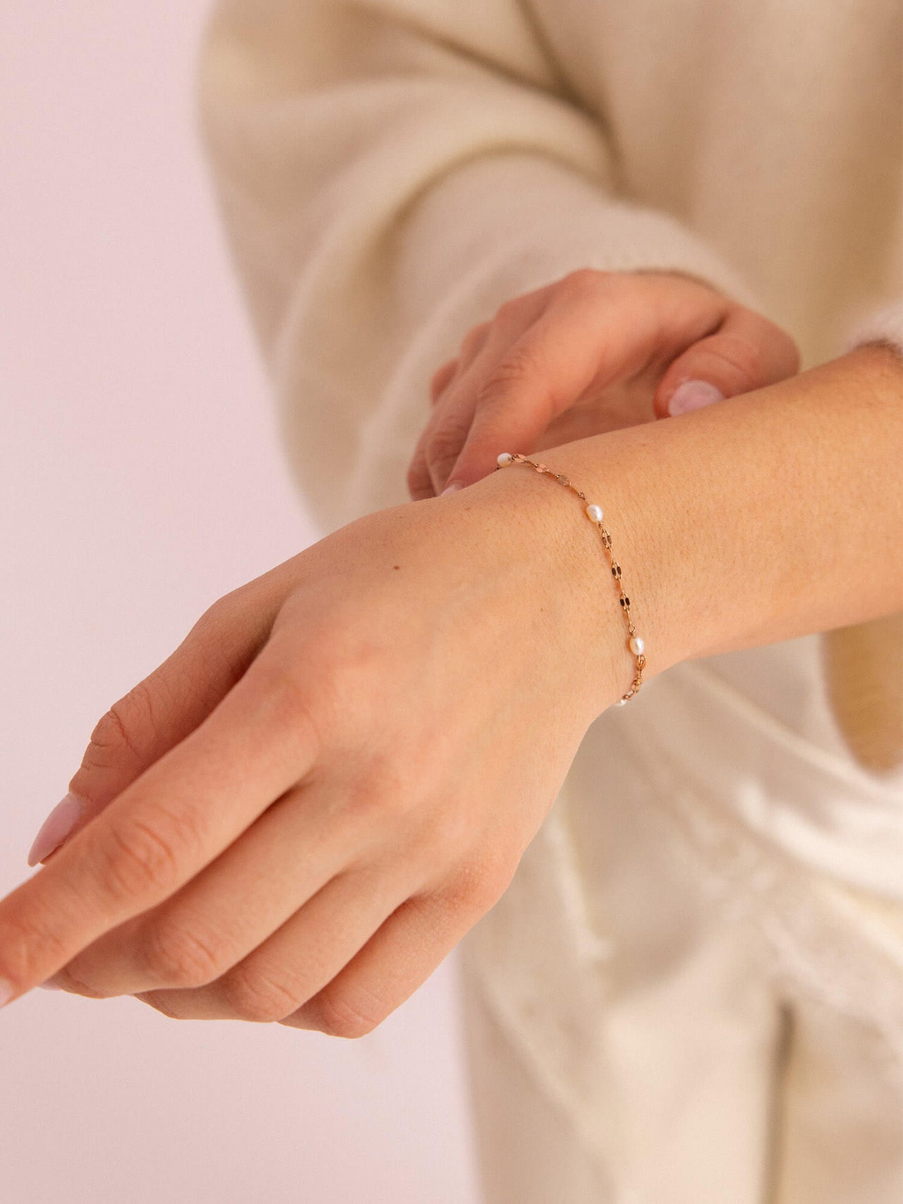 Delicate Pearl Armband