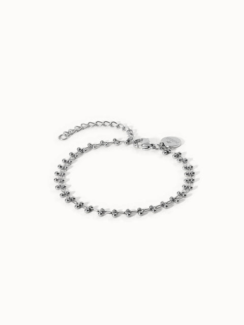 {"color":"Silver", "type":"lead_image"}