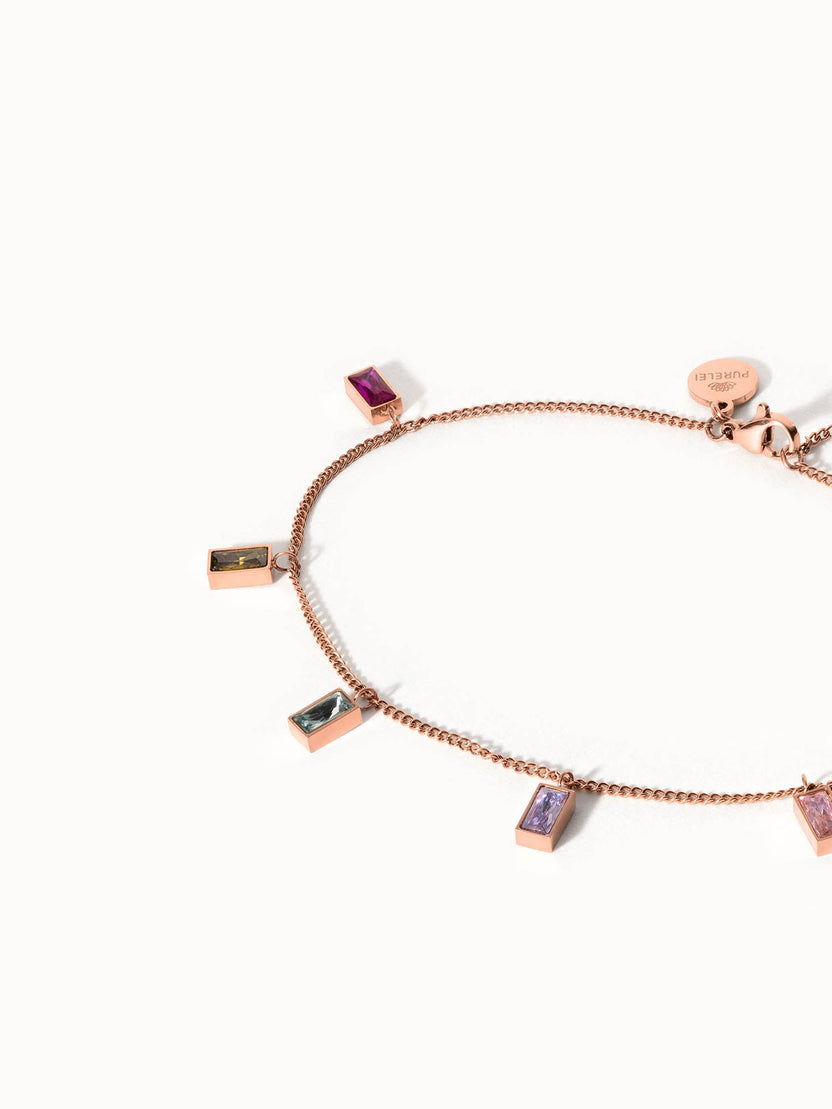 Rainbow Fusskettchen aus roségoldenem Edelstahl mit bunten Zirkonia-Steinen, elegant und lebensfroh von PURELEI.