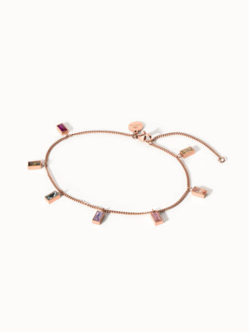 Rainbow Fusskettchen aus roségoldenem Edelstahl mit bunten Zirkonia-Steinen, elegant und lebensfroh von PURELEI.