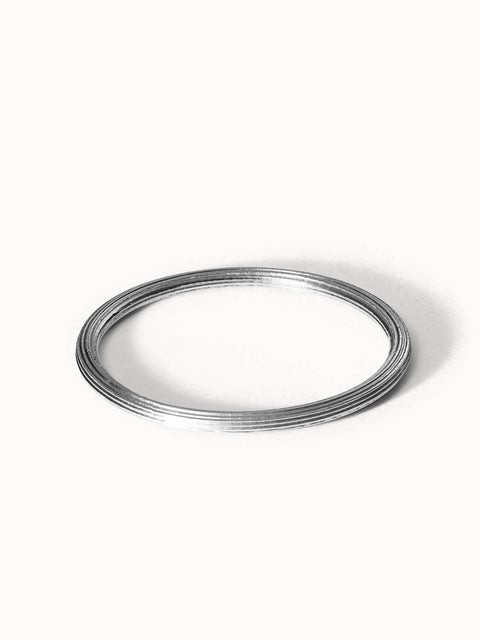 Silberner Ring mit feiner Struktur von PURELEI, elegant und modern.