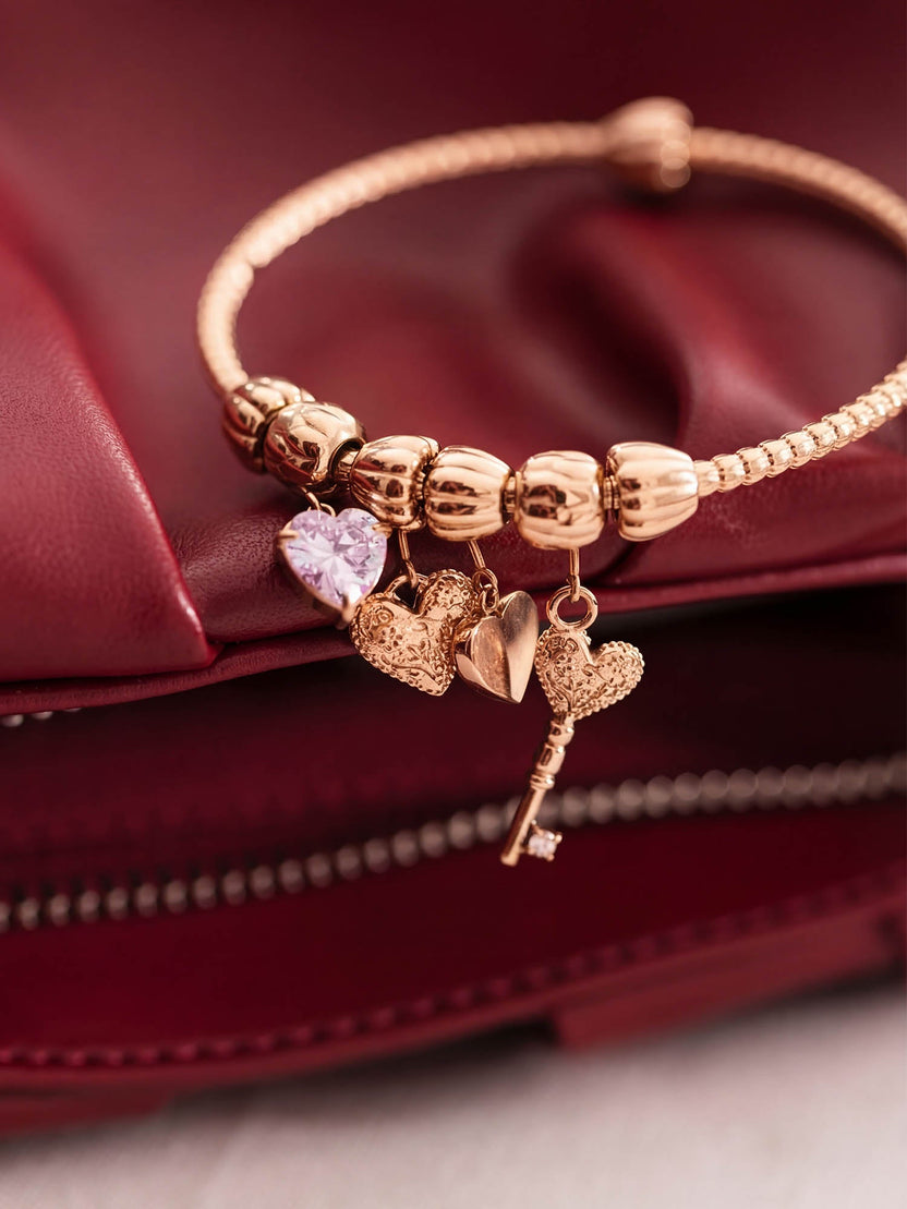 Lei Rosy Heart Charm