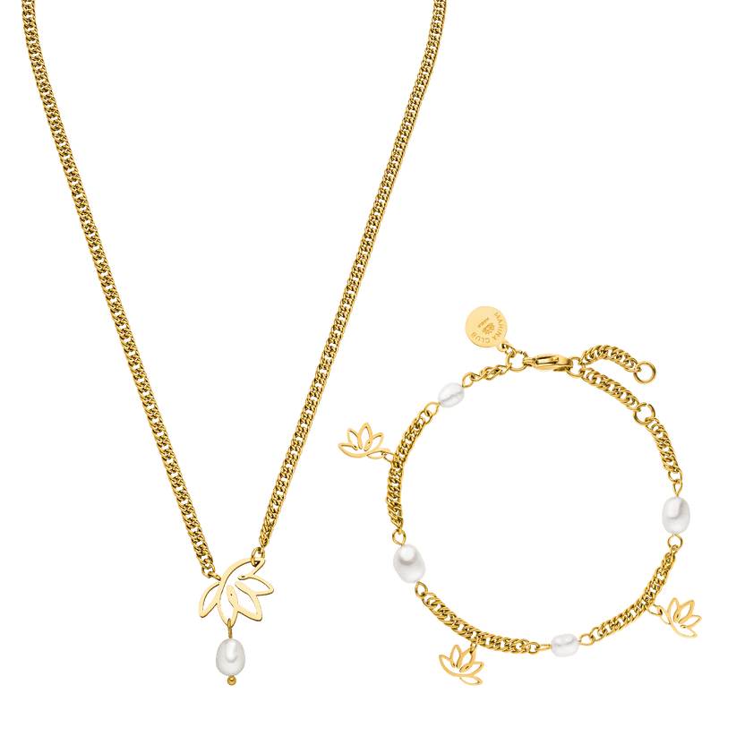 Goldene Kette und Armband mit Lotusdesign und Perlen von PURELEI.