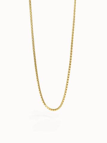 Goldene Kette von PURELEI mit feiner Gliederstruktur, elegant und zeitlos.