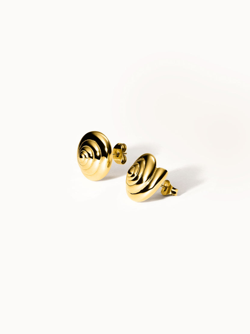 {"color":"Gold", "type":"lead_image"}