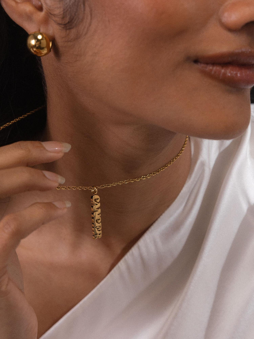 {"color":"Gold"}