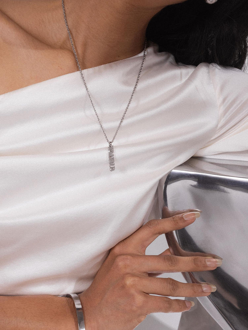 {"color":"Silver"}