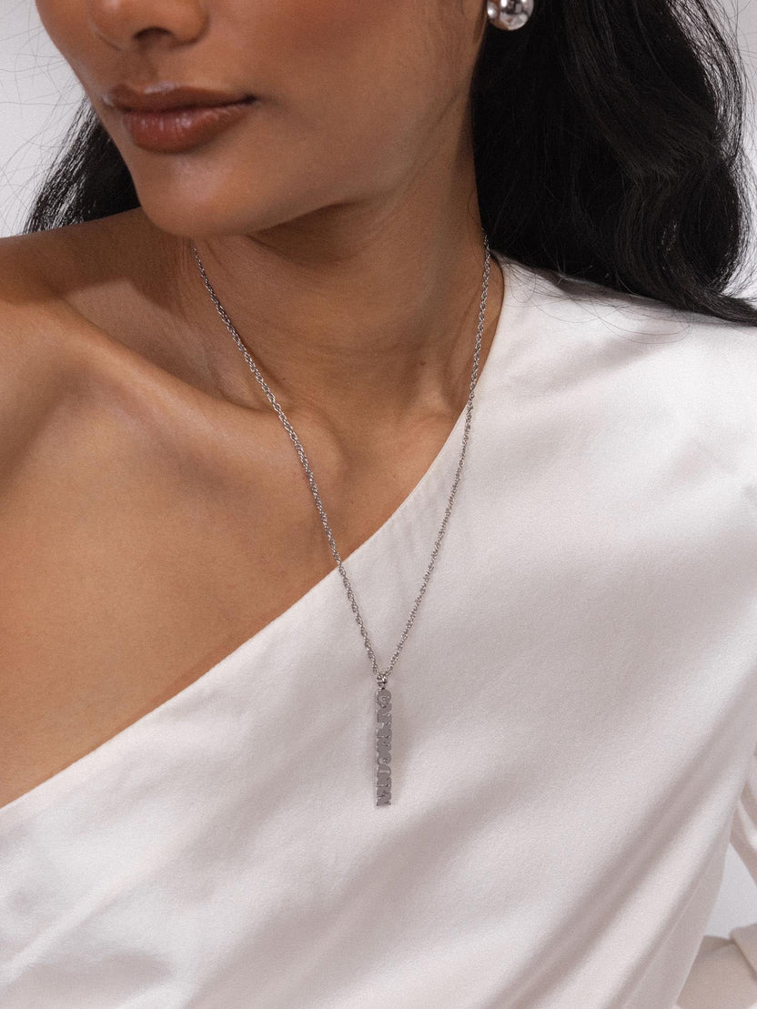 {"color":"Silver"}
