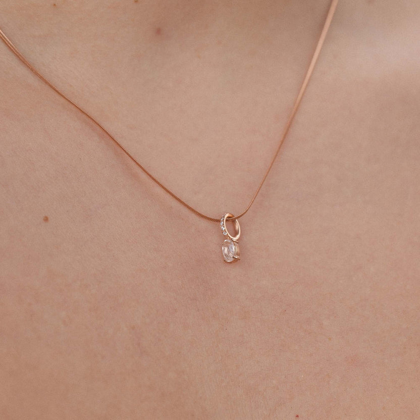 Roségoldene Kette mit funkelndem Anhänger, elegant und feminin – PURELEI.
