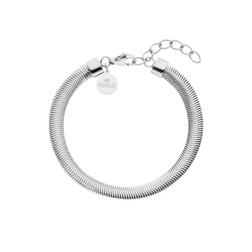 Silbernes Armband mit geschwungenem Design, elegant und modern, von PURELEI.