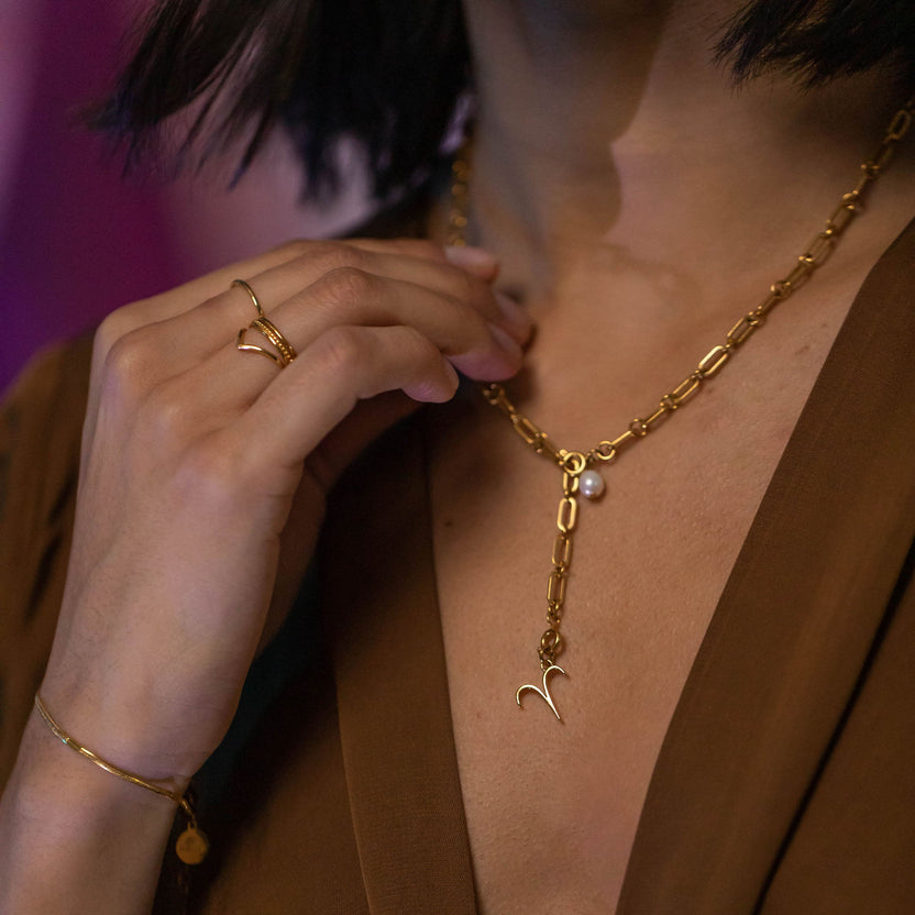 Widder Zodiac Charm in 18K Gold vergoldetem Edelstahl an Kette, fein & elegant, PURELEI inspiriert von Aloha-Spirit.